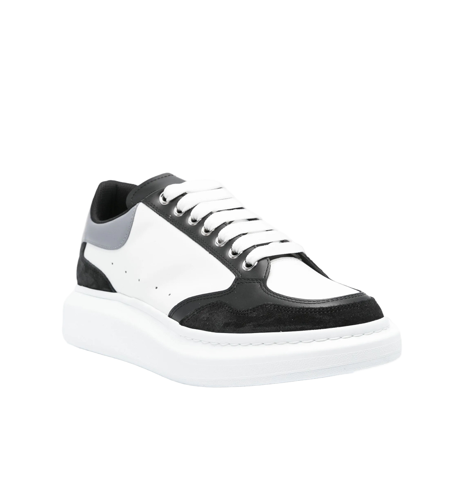 Alexander McQueen Oversized Leather & Suede Sneakers – Black/White with Grey Heel (Unisex)
סניקרס עור וזמש אלכסנדר מקווין אוברסייז – שחור/לבן עם עקב אפור (יוניסקס)