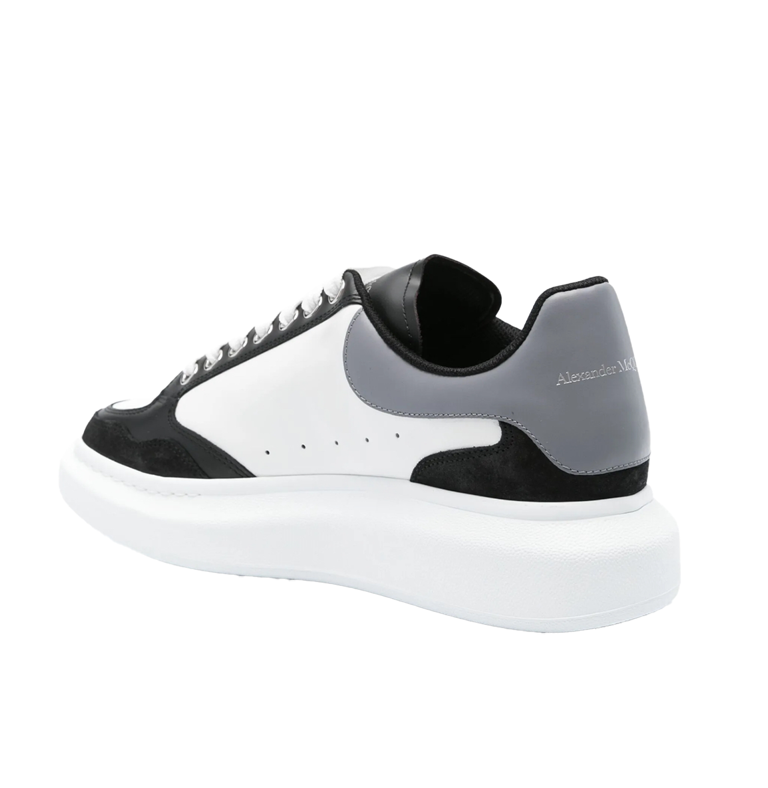 Alexander McQueen Oversized Leather & Suede Sneakers – Black/White with Grey Heel (Unisex)
סניקרס עור וזמש אלכסנדר מקווין אוברסייז – שחור/לבן עם עקב אפור (יוניסקס)