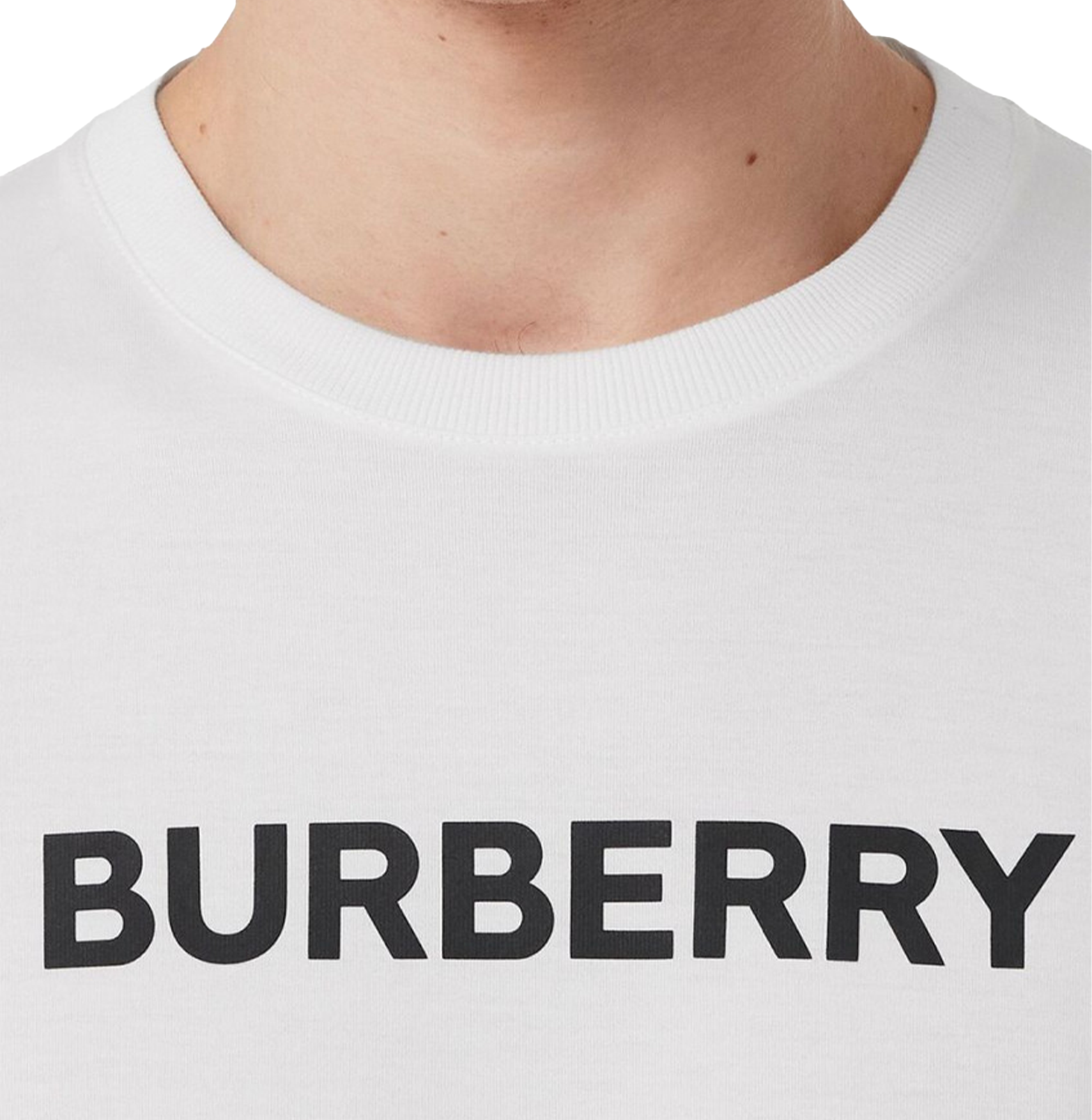 Burberry White Logo T-Shirt – Black Wordmark, Cotton Jersey
חולצת טי בורברי לבנה – לוגו שחור בחזה, כותנה ג׳רסי