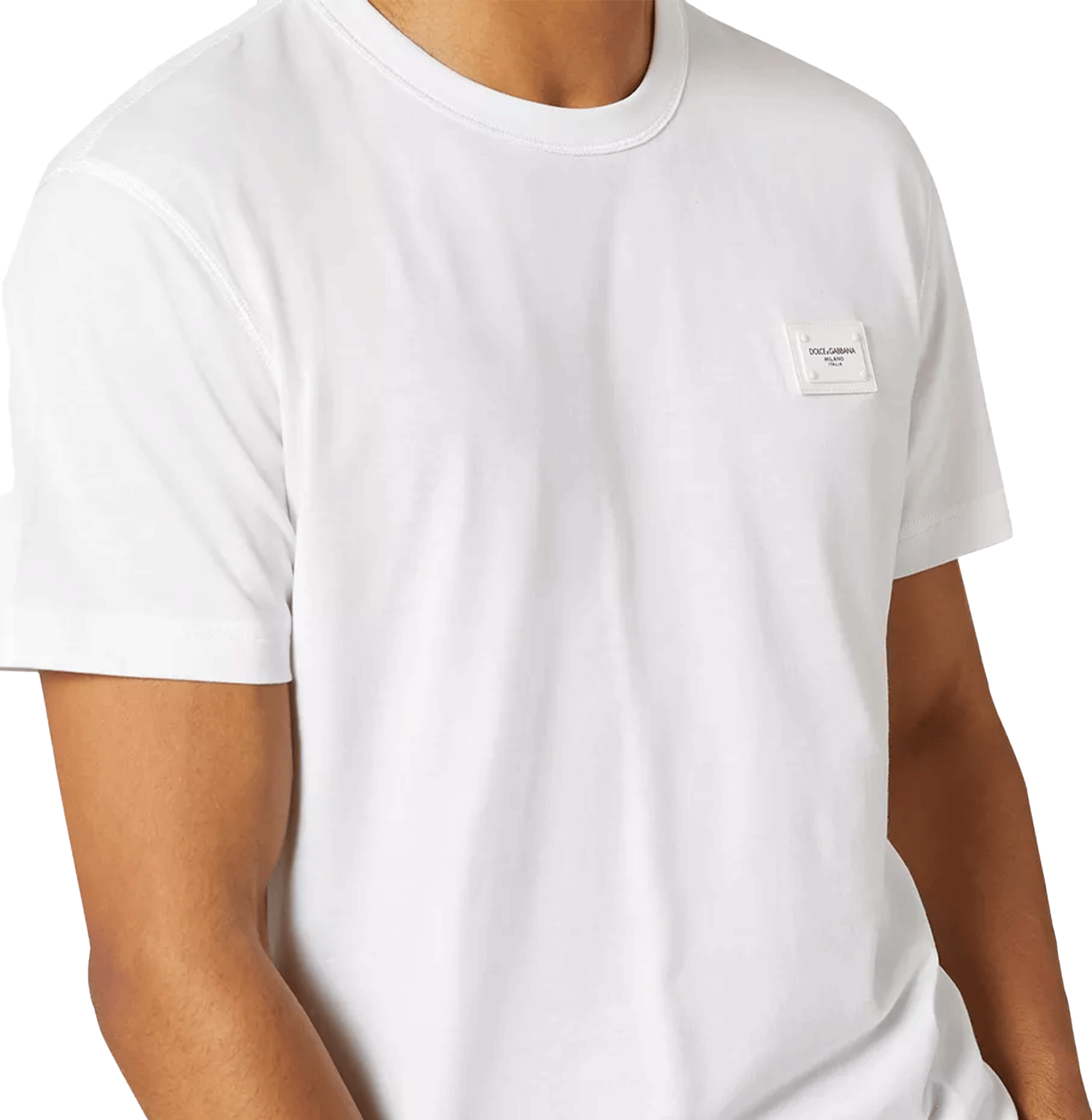 Dolce & Gabbana White Cotton Logo-Plaque T-Shirt
חולצת כותנה לבנה דולצ׳ה וגבאנה – לוחית לוגו בחזה