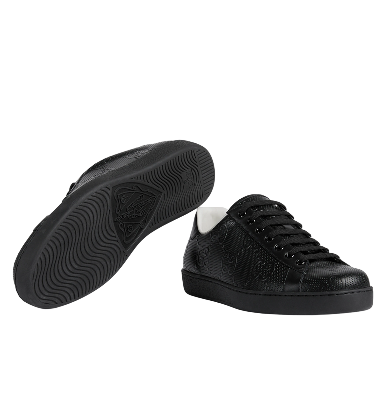 Gucci Ace Black GG-Embossed Leather Sneakers – Monogram Perforated, Rubber Sole (Unisex)
סניקרס גוצ׳י אייס שחורים – עור מובלט GG, מראה חד־צבעי (יוניסקס)