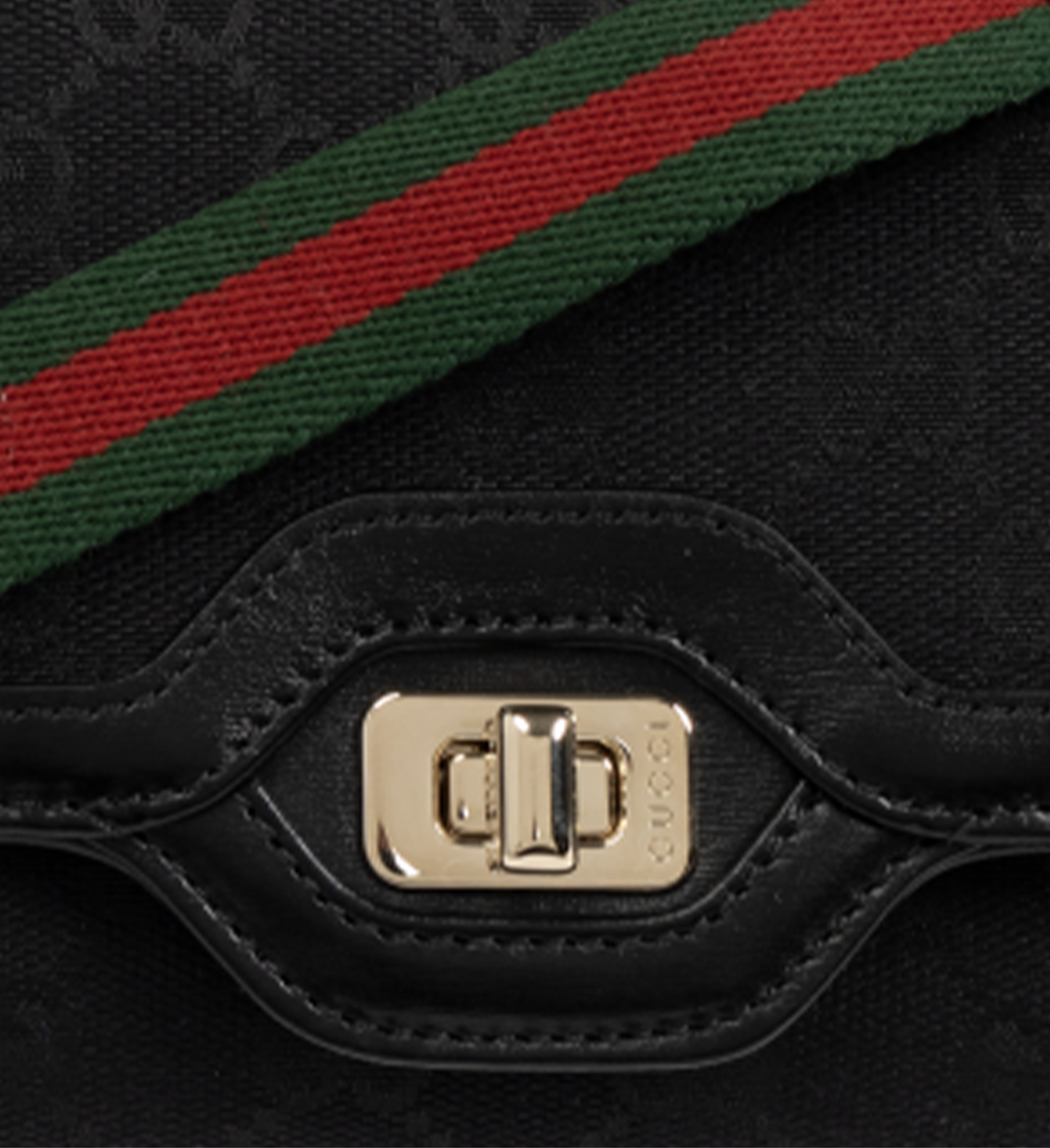 Gucci Black Monogram Canvas Shoulder Bag – Green-Red Web Strap, Gold-Tone Hardware
תיק כתף גוצ׳י מקנבס מונוגרם שחור – רצועה ירוק-אדום ופרזול בגוון זהב
